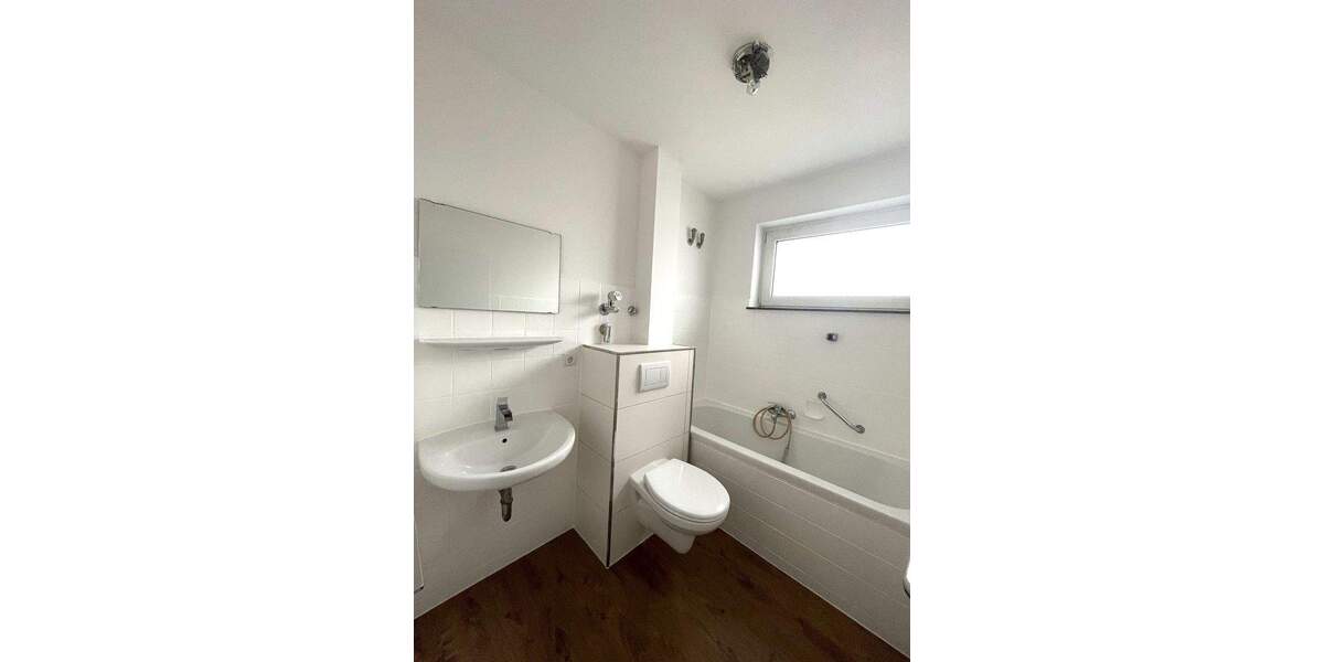 Etagenwohnung Eisenberg - 3 Zimmer, 74 m&sup2;, 690&euro; | Angebot:24909589