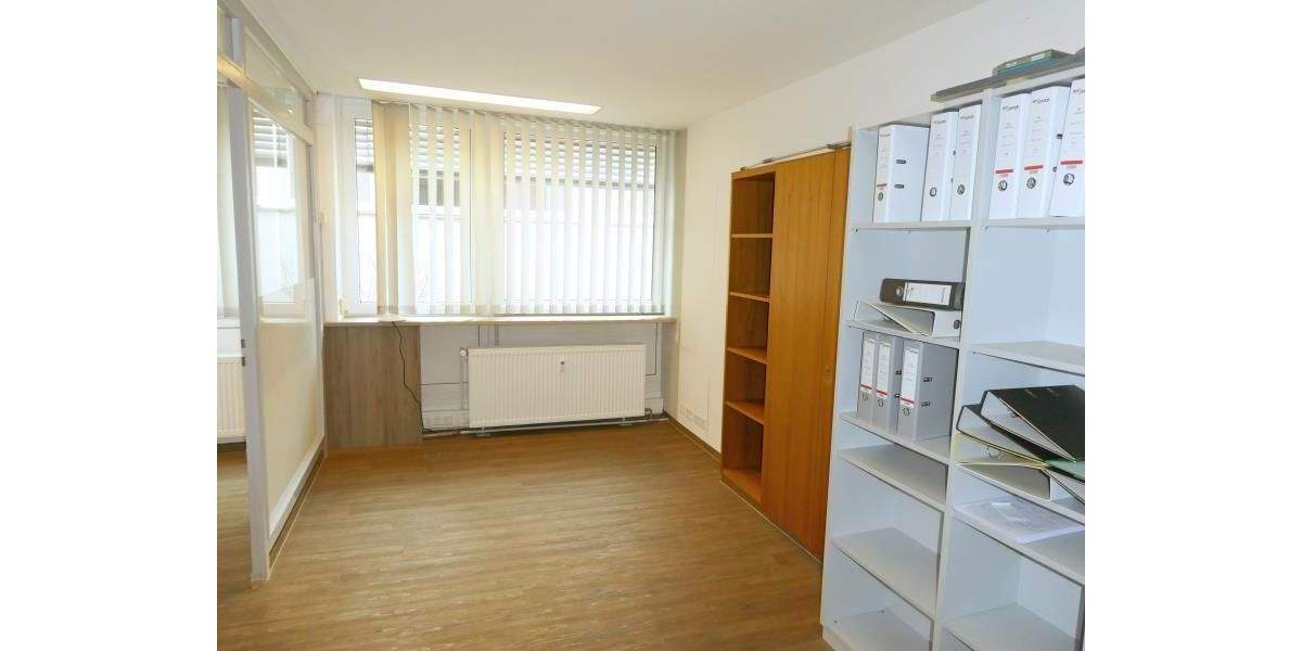 Gewerbeobjekt Nürnberg Lorenz - 8 Zimmer, 182 m&sup2;, 2.002&euro; | Angebot:25775667