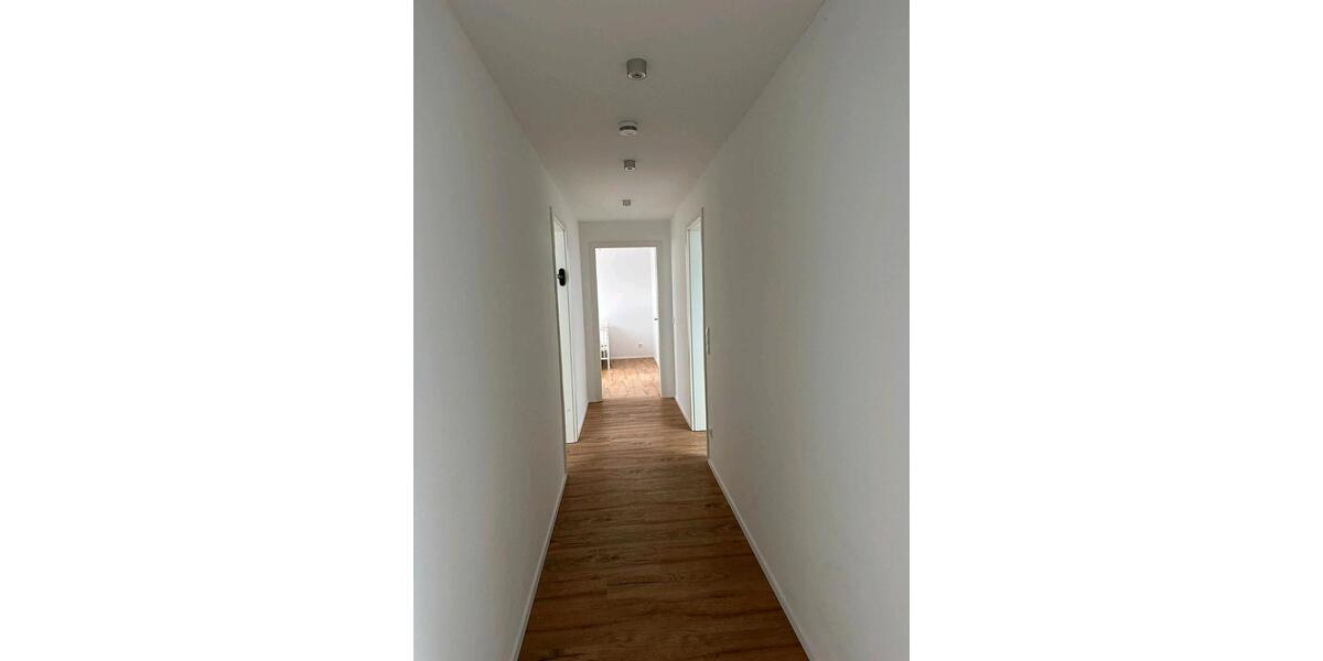 Dachgeschoßwohnung Lippstadt - 4 Zimmer, 130 m&sup2;, 1.100&euro; | Angebot:25151049