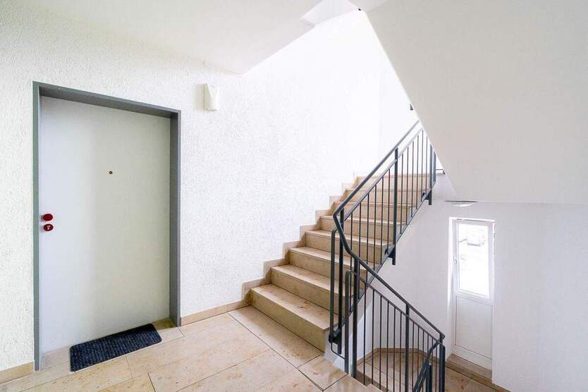 Geräumige 3-Zimmer-Whg. unweit des WorldTradeCenters. Neubau mit Aufzug an der Freiberger Straße. 3 zimmer