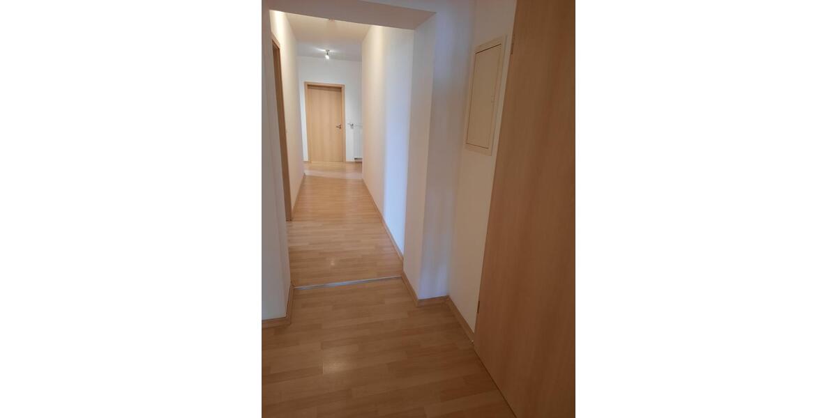 Etagenwohnung Mitterteich - 3 Zimmer, 83 m&sup2;, 590&euro; | Angebot:25823252