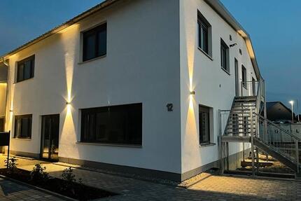 Büro Gewerbeeinheit Praxis 80,68 qm mit 3 Büros, Küche u. WC zimmer