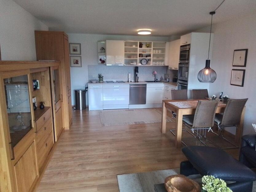 Seniorengerechte, renovierte Wohnung in Königshardt zu vermieten,