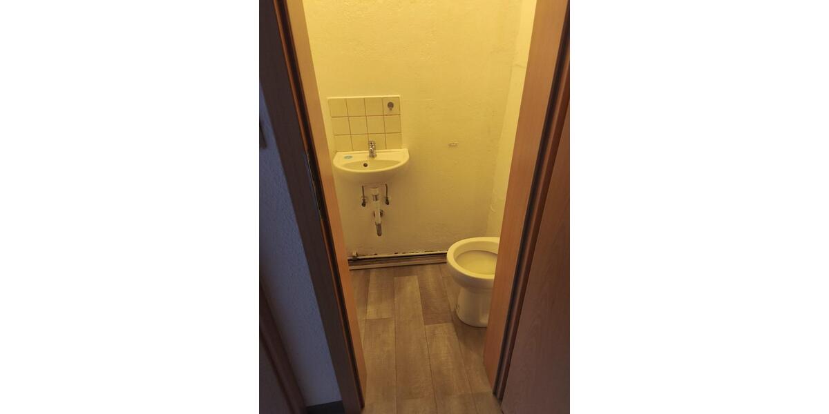 Erdgeschoßwohnung Weißenfels - 2 Zimmer, 53 m&sup2;, 300&euro; | Angebot:23907625