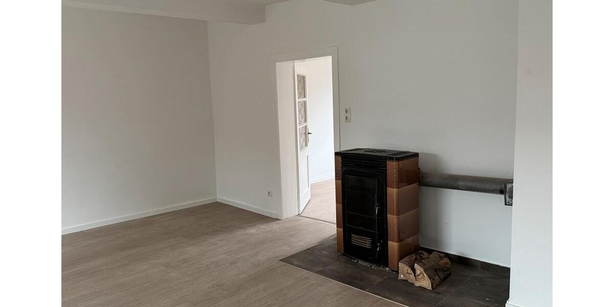 Etagenwohnung Delligsen - 4 Zimmer, 100 m&sup2;, 720&euro; | Angebot:26443669