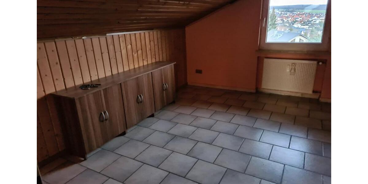 2 Zi. DG-Wohnung in ruhiger Wohnlage in Wettenberg zu vermieten 2 zimmer