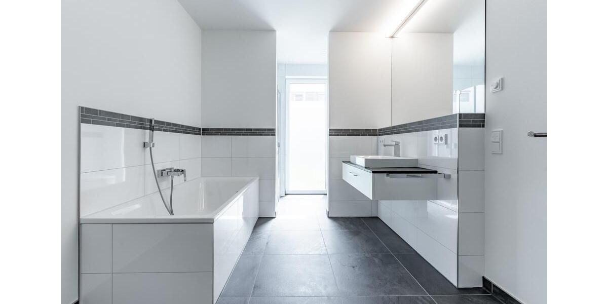 Erdgeschoßwohnung Döbeln - 4 Zimmer, 133 m&sup2;, 1.330&euro; | Angebot:21353601