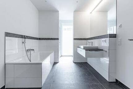 Wohnung Döbeln - 4 Zimmer, 133 m&sup2;, 1.330&euro; | Angebot:21353601