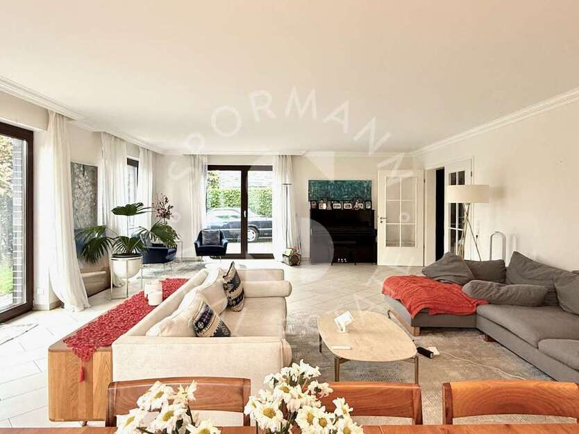 Haus zum Mieten in Düsseldorf 5.500 € 220 m² 6 zimmer