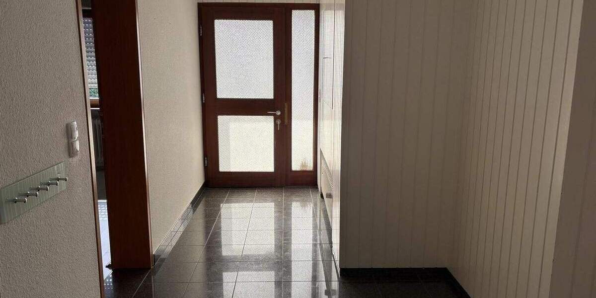 Etagenwohnung Böbingen an der Rems Böbingen - 4 Zimmer, 94 m&sup2;, 1.000&euro; | Angebot:25866356