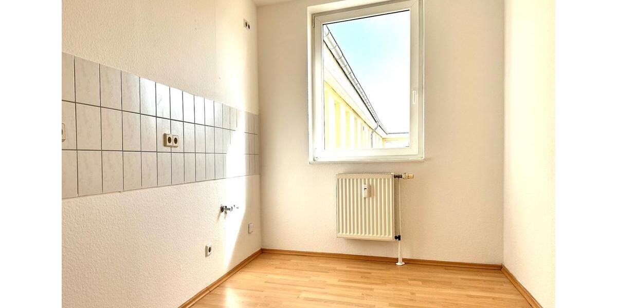 Dachgeschoßwohnung Magdeburg - 3 Zimmer, 76 m&sup2;, 420&euro; | Angebot:26465398