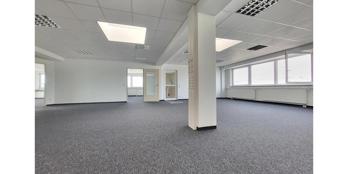 Gewerbeobjekt Neutraubling - 2.106&euro; | Angebot:25379887