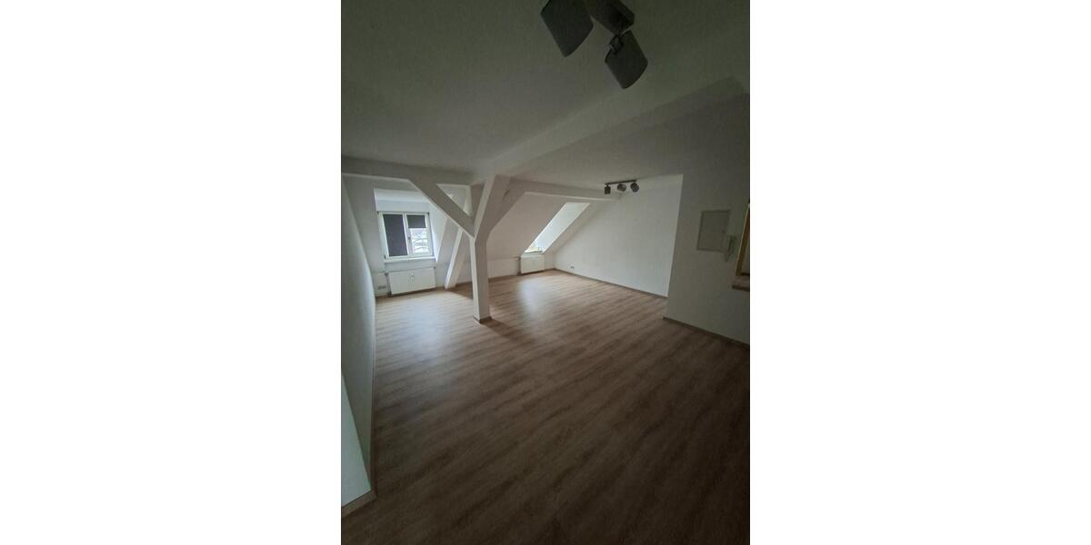 Dachgeschoßwohnung Freital - 2 Zimmer, 52 m&sup2;, 349&euro; | Angebot:24983862