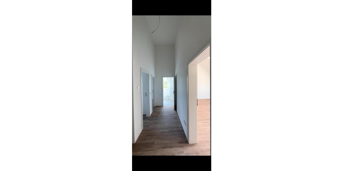 Dachgeschoßwohnung Freital - 4 Zimmer, 91 m&sup2;, 1.420&euro; | Angebot:26086293