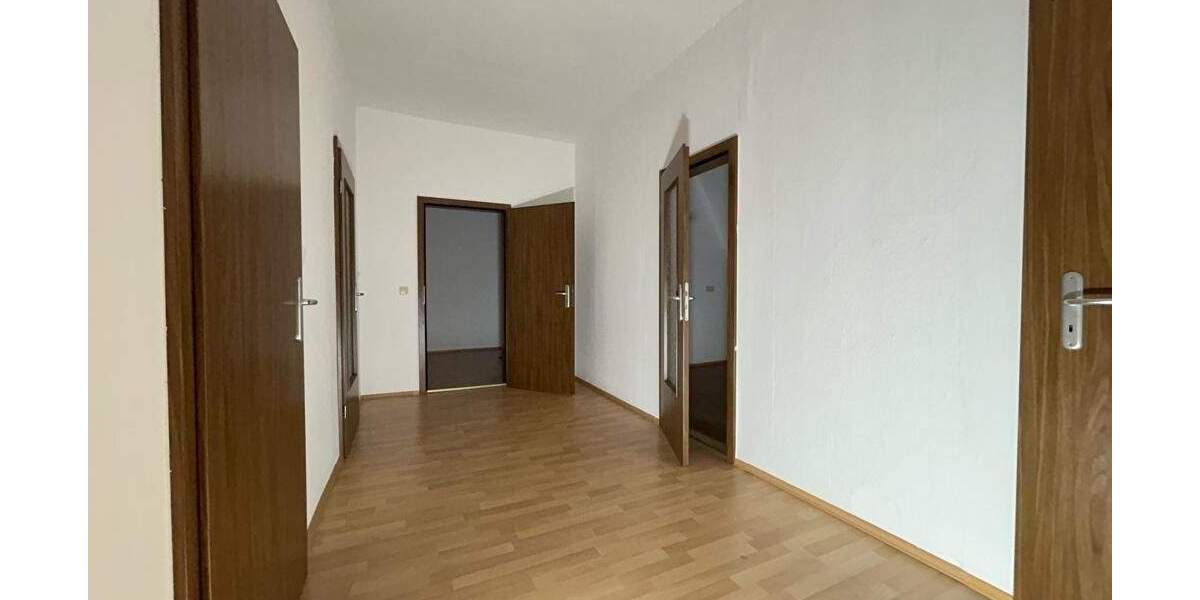 Etagenwohnung Aue - 4 Zimmer, 90 m&sup2;, 480&euro; | Angebot:25681324