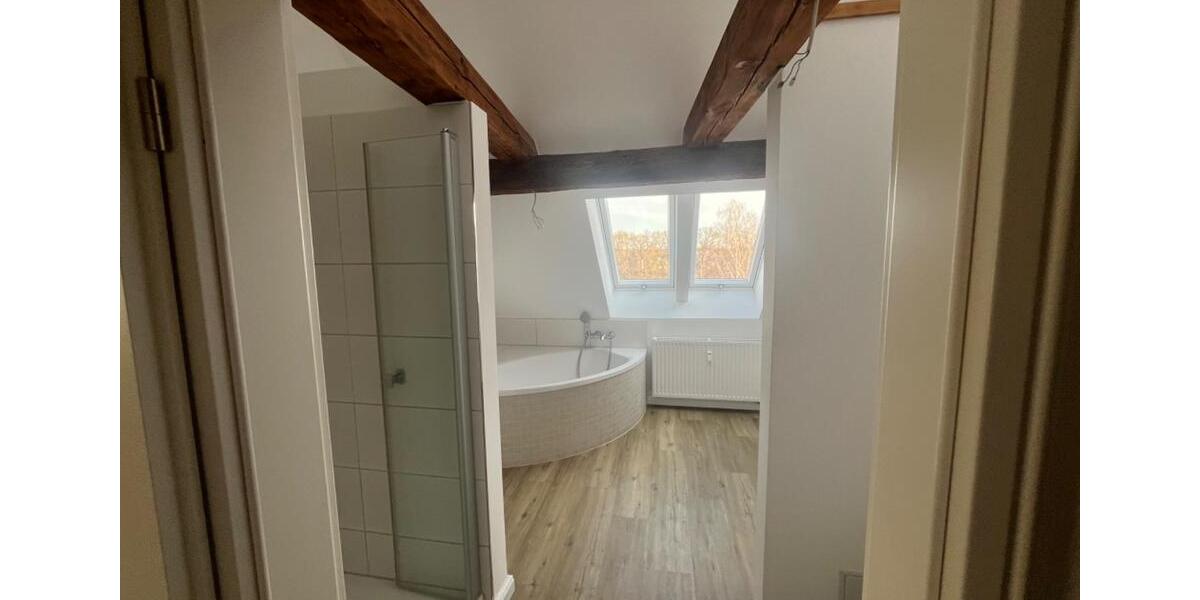 Dachgeschoßwohnung Perleberg - 2.5 Zimmer, 93 m&sup2;, 850&euro; | Angebot:25292710