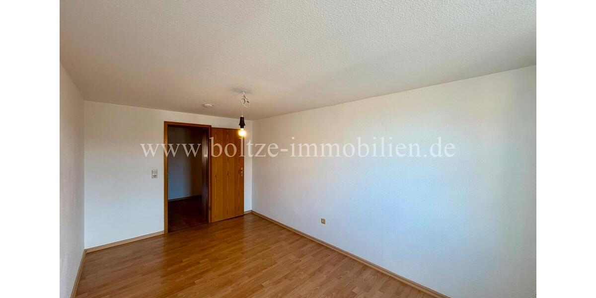 Dachgeschoßwohnung Naumburg (Saale) - 3 Zimmer, 100 m&sup2;, 580&euro; | Angebot:25719584