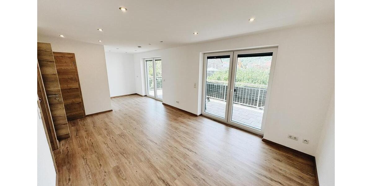 Lichtdurchflutete Wohnung mit Balkon (möbliert) 2 zimmer