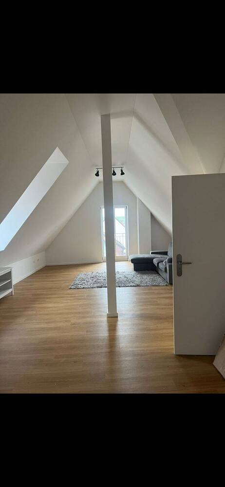 renovierte 2-Zi.-DG-Wohnung in Volkach