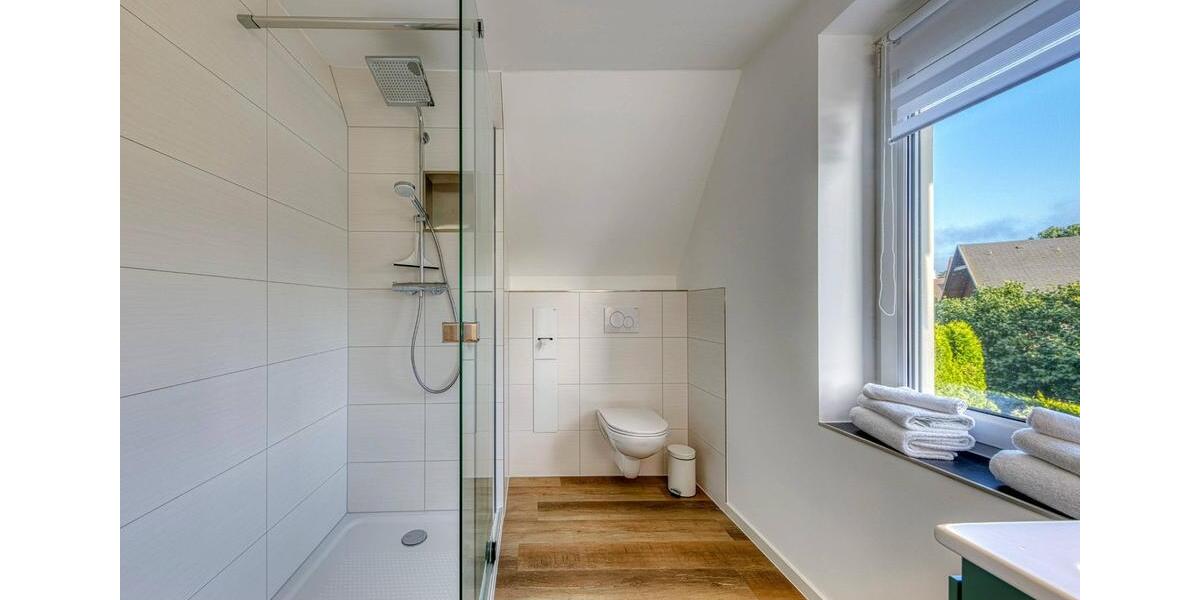 Etagenwohnung Waren (Müritz) - 4 Zimmer, 115 m&sup2;, 1.999&euro; | Angebot:24875366