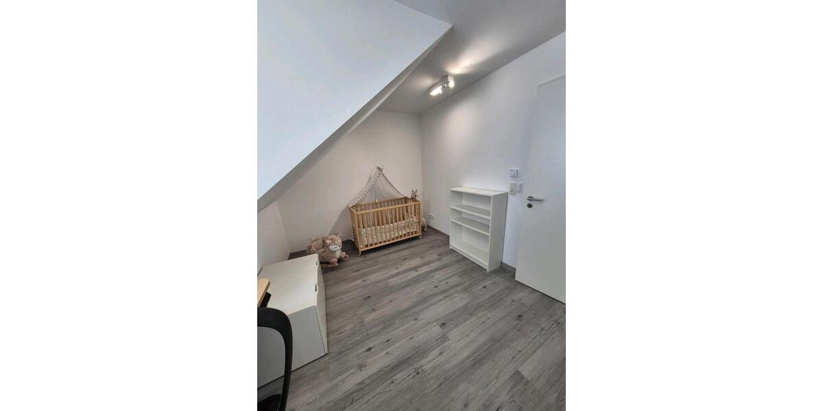 Dachgeschoßwohnung Leichlingen (Rheinland) - 3 Zimmer, 95 m&sup2;, 1.349&euro; | Angebot:26692780