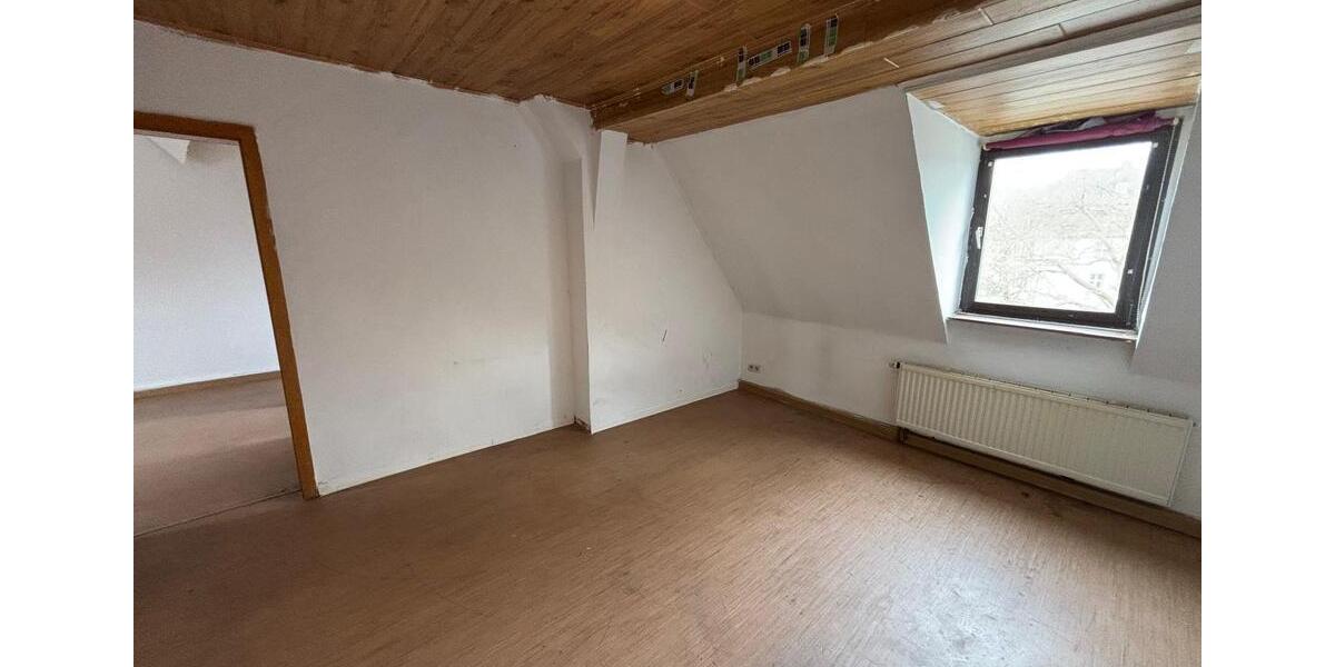 Dachgeschoßwohnung Trier Nord - 3 Zimmer, 62 m&sup2;, 780&euro; | Angebot:25892388
