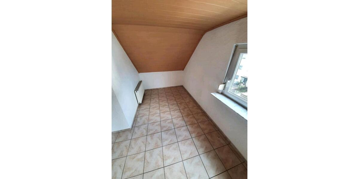 Dachgeschoßwohnung Aalen - 3 Zimmer, 75 m&sup2;, 750&euro; | Angebot:24836855