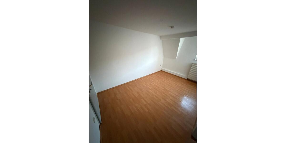Dachgeschoßwohnung Duisburg Duisburg-Mitte - 3 Zimmer, 62 m&sup2;, 600&euro; | Angebot:26551092