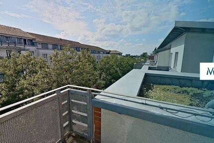 Über den Dächern: 2-Zimmer-Wohnung in der Endetage mit Balkon - sofort verfügbar!