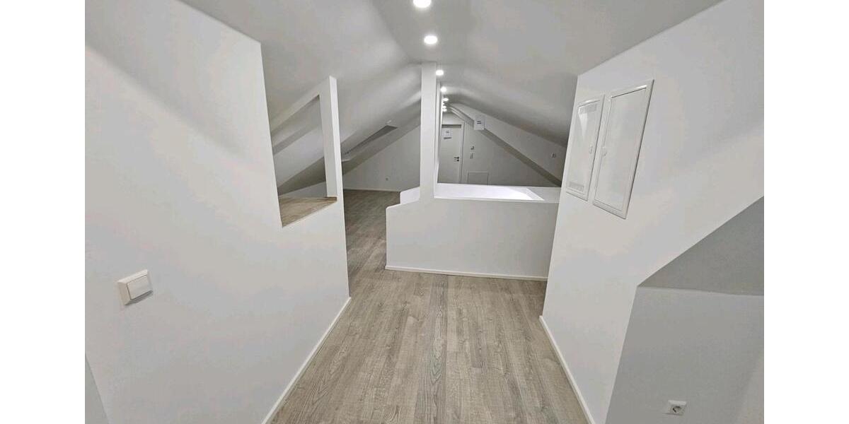 Dachgeschoßwohnung Eislingen (Fils) - 2 Zimmer, 65 m&sup2;, 850&euro; | Angebot:26537282