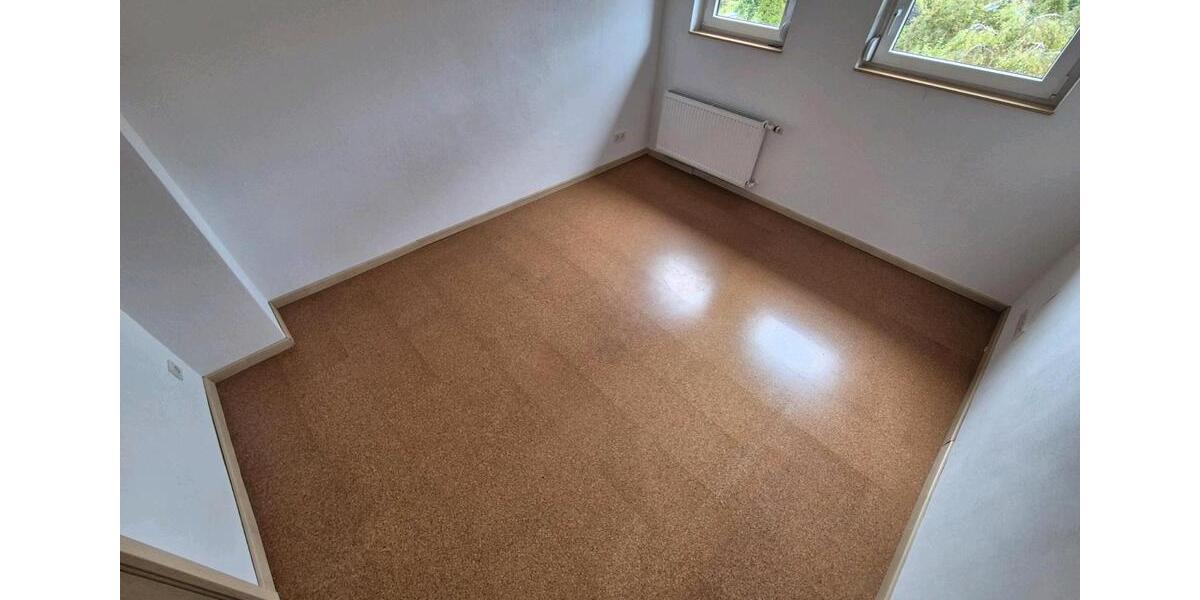 Dachgeschoßwohnung Lennestadt - 5 Zimmer, 90 m&sup2;, 800&euro; | Angebot:24839147