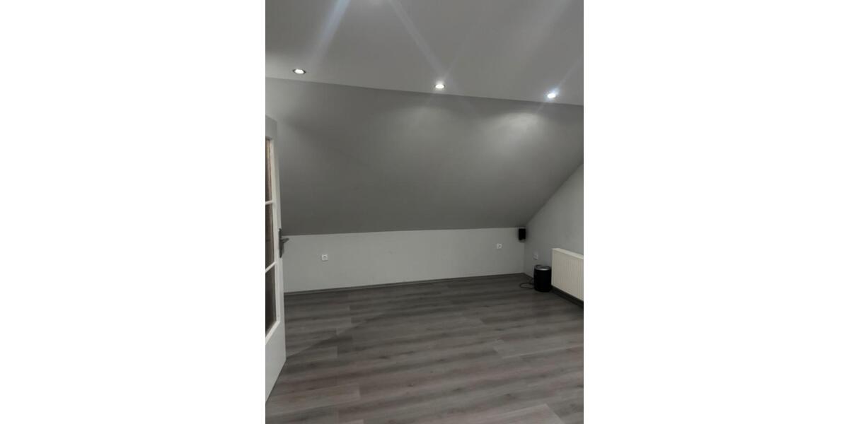Dachgeschoßwohnung Hilchenbach - 2.5 Zimmer, 75 m&sup2;, 900&euro; | Angebot:26546154