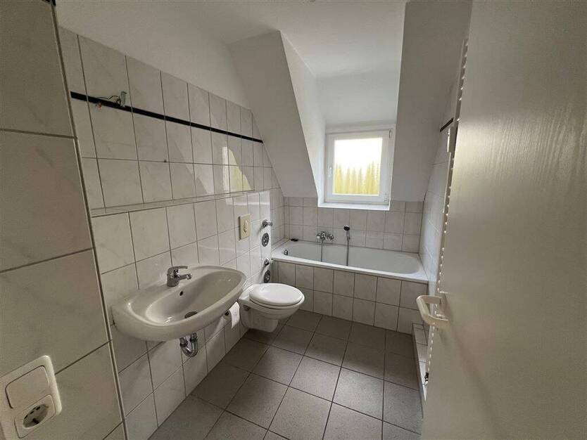 Gepflegte 2-Zimmer Dachgeschosswohnung, ideal für Singles 2 zimmer