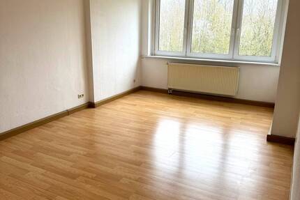 3 Zimmer Wohnung im 1. OG mit ca. 86qm - NEUE Küche - frei ab 01.01.2026 3 zimmer