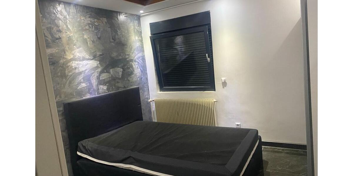 Einfamilienhaus Nürtingen - 6 Zimmer, 250 m&sup2;, 2.500&euro; | Angebot:25047803