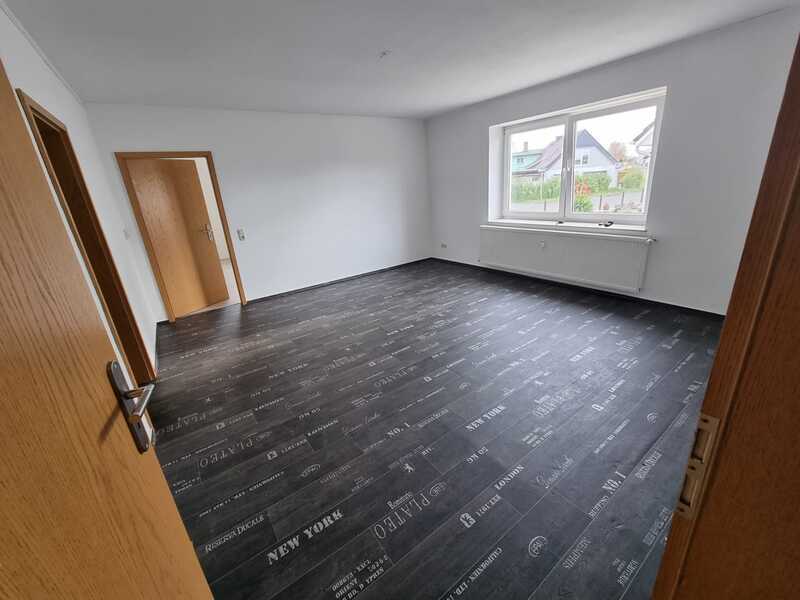 Sehr geräumige, ruhige Wohnung mit Einbauküche in Götz 3 zimmer