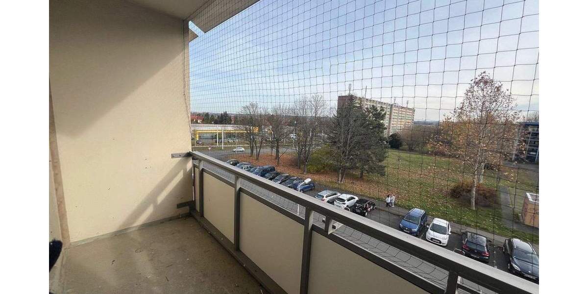 Etagenwohnung Zwickau Neuplanitz - 3 Zimmer, 60 m&sup2;, 250&euro; | Angebot:26826640