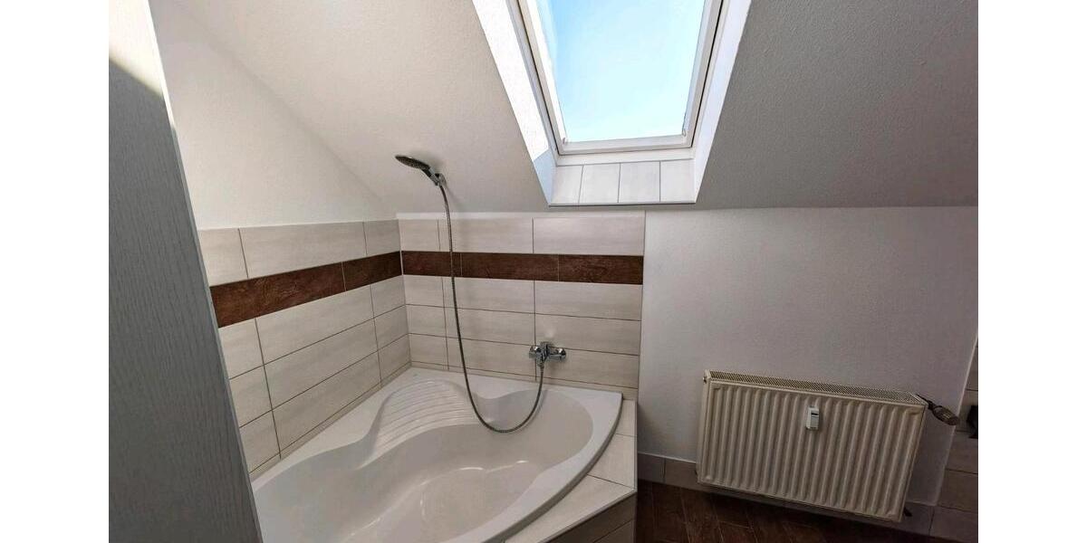 Dachgeschoßwohnung Leisnig - 3 Zimmer, 90 m&sup2;, 590&euro; | Angebot:24421120