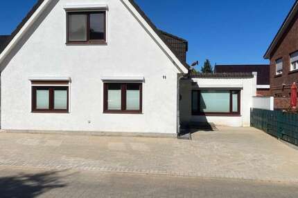Haus zum Mieten in Henstedt-Ulzburg 1.650 € 122 m² 4 zimmer
