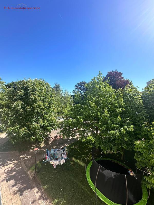 Luxuriöse 4-Raum-Wohnung mit ca. 154 m², Whirl-Poolwanne & einem gepflegten Garten in zentraler Lage von Meerane