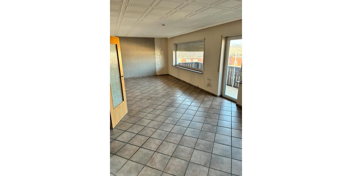 Etagenwohnung Bebra - 2 Zimmer, 89 m&sup2;, 650&euro; | Angebot:25932476