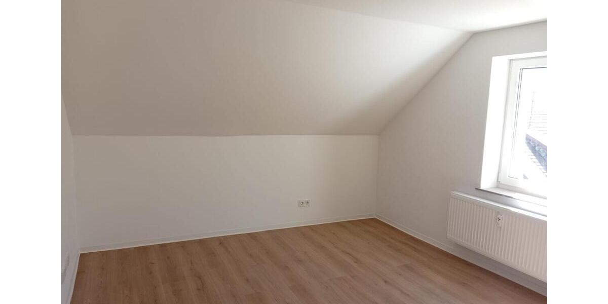 Dachgeschoßwohnung Schiffweiler - 1 Zimmer, 40 m&sup2;, 475&euro; | Angebot:26407580