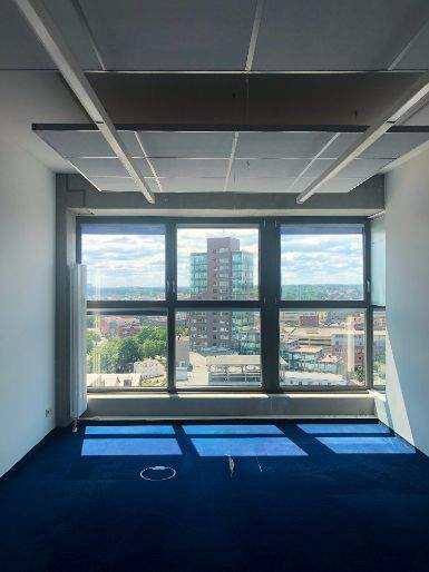 Panoramabüro im Harburger Silo - Stil, Service & Skylineblick - All-in-Miete zimmer