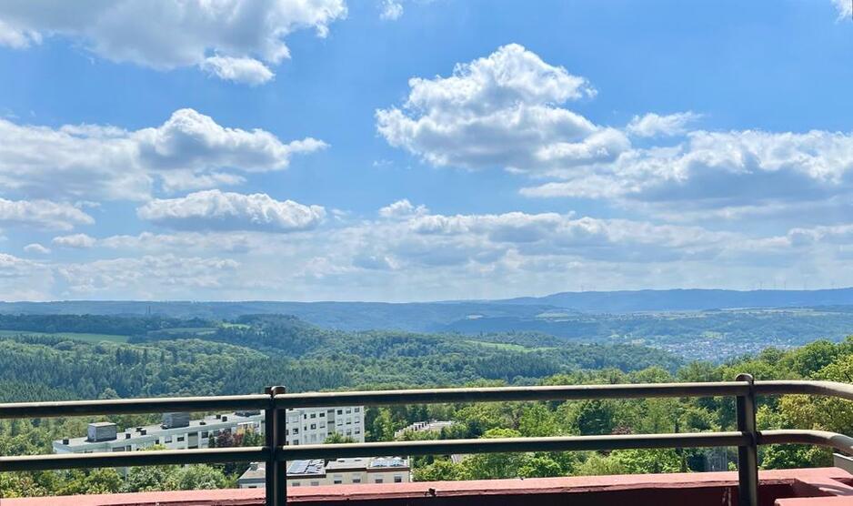 3-Zimmer-Küche-Bad im Apartmenthaus mit Balkon, Kfz-Stellplatz, S