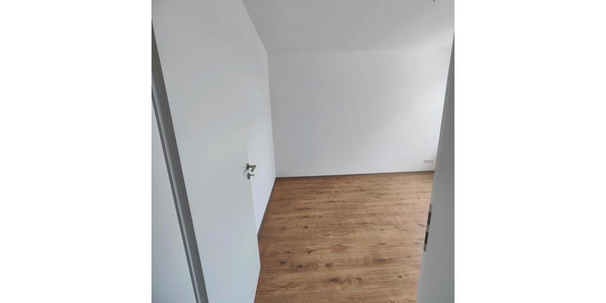 Etagenwohnung Werdau - 3 Zimmer, 81 m&sup2;, 675&euro; | Angebot:26413671