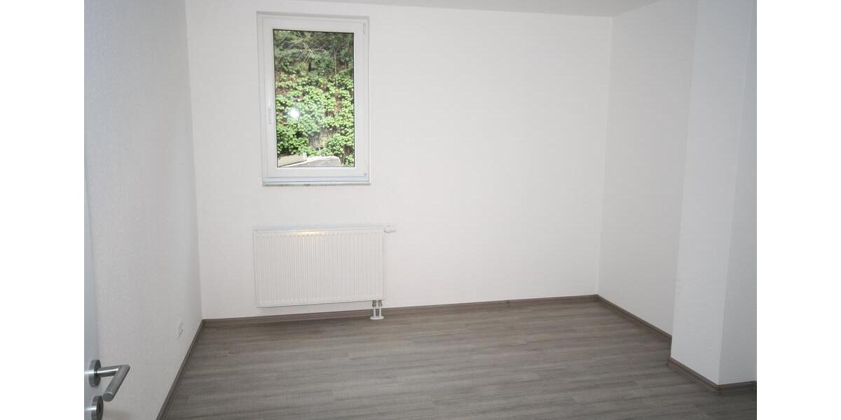 Erdgeschoßwohnung Suhl - 4 Zimmer, 101 m&sup2;, 750&euro; | Angebot:24650215