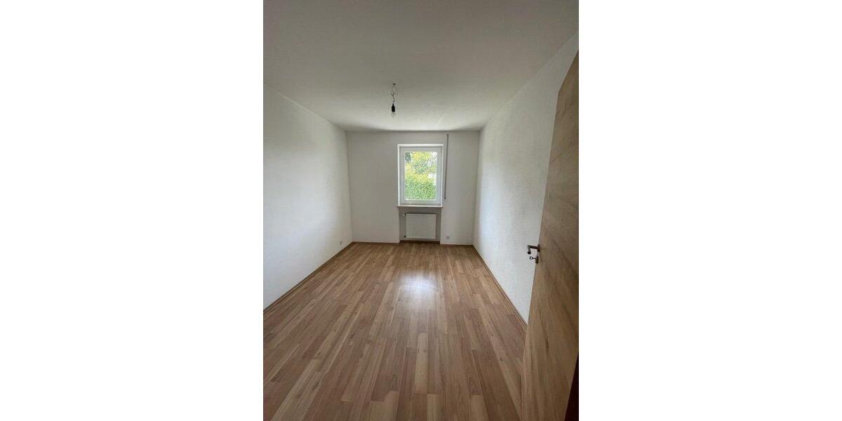 Erdgeschoßwohnung Straubing - 4 Zimmer, 103 m&sup2;, 850&euro; | Angebot:26635417