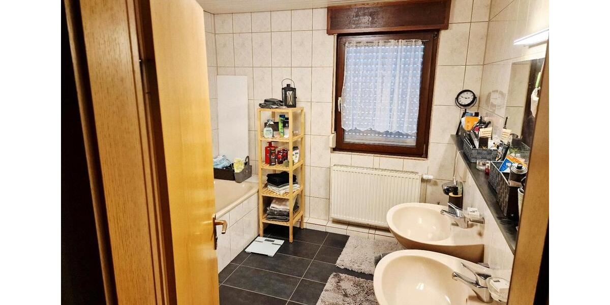 Dachgeschoßwohnung Remchingen - 4 Zimmer, 93 m&sup2;, 950&euro; | Angebot:23703263
