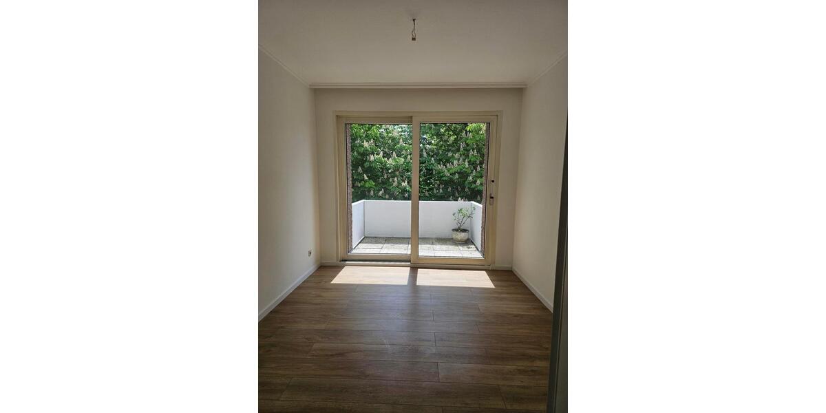 Etagenwohnung Bremerhaven - 3 Zimmer, 96 m&sup2;, 900&euro; | Angebot:26636111
