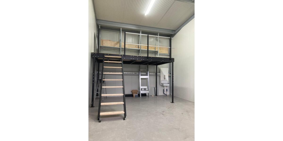 Lagerhalle ca 45 qm + 15 qm zur gewerblichen Nutzung in Augsburg zimmer